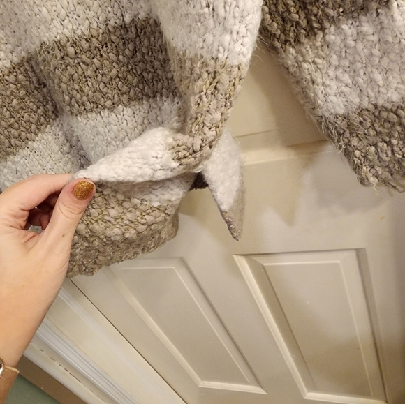 Altar'd state chunky knit sweater size sm/med - Picture 3 of 4